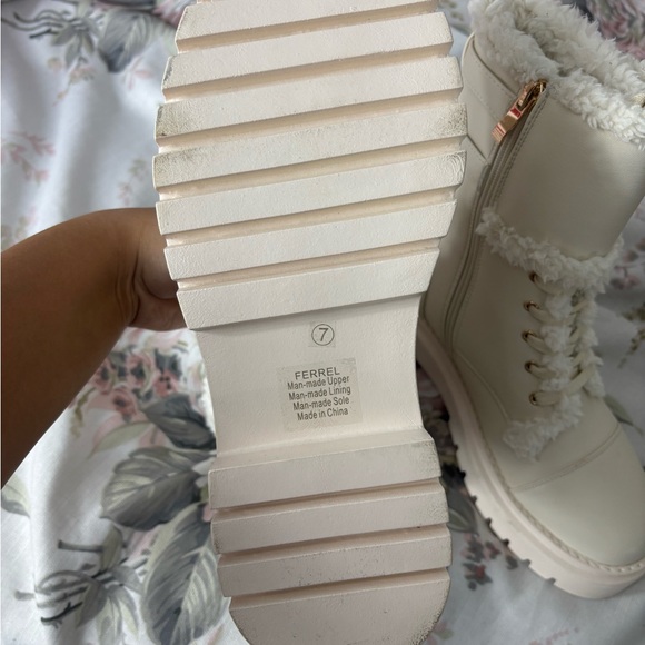Women's White Ferrel Winter Boots - Picture 4 of 5